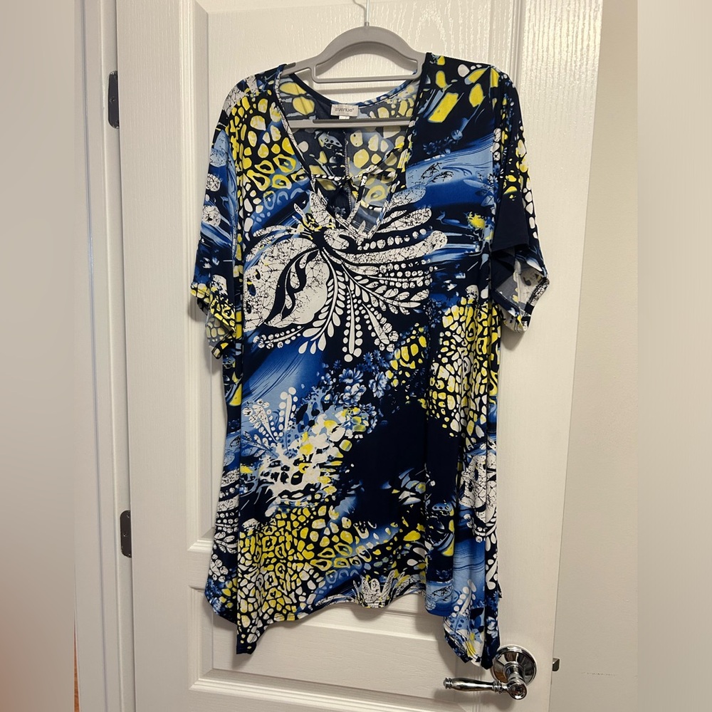 Avenue top, size 22/24